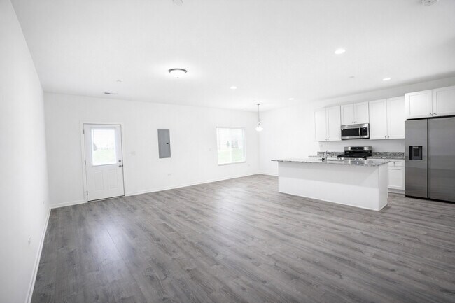 Building Photo - 1128 Gillespie Ln