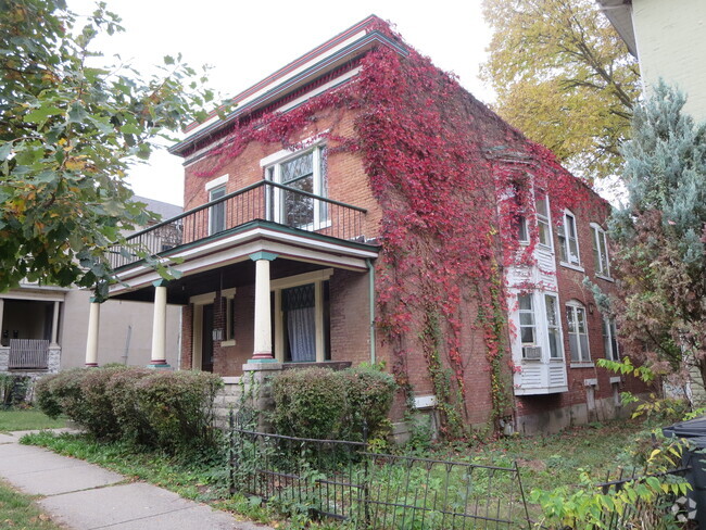 Front view of house. - 204 S 6th St