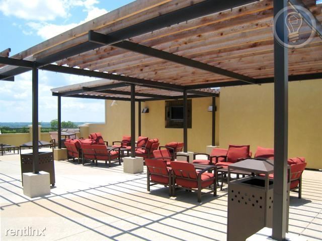 Building Photo - 2222 Pearl St