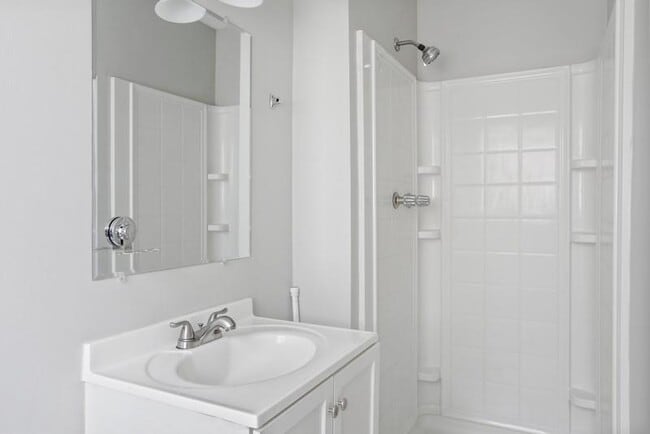 Building Photo - 3366 Idle Creek Way