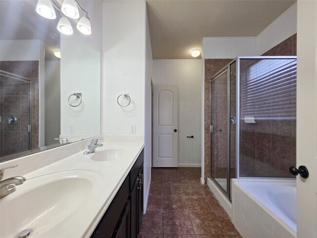Building Photo - 6038 Starbrook Creek Dr