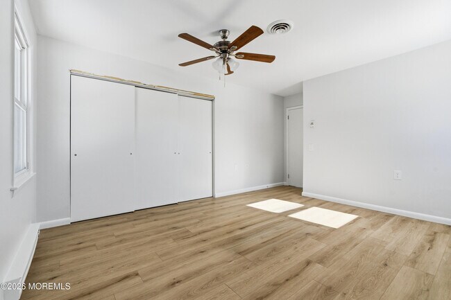 Building Photo - 91 Westport Dr