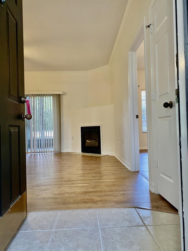 Building Photo - 10000 SW 52nd Rd