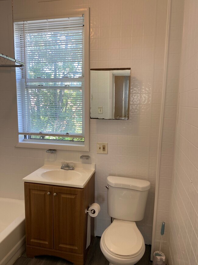 Building Photo - 4009 W Cold Spring Ln