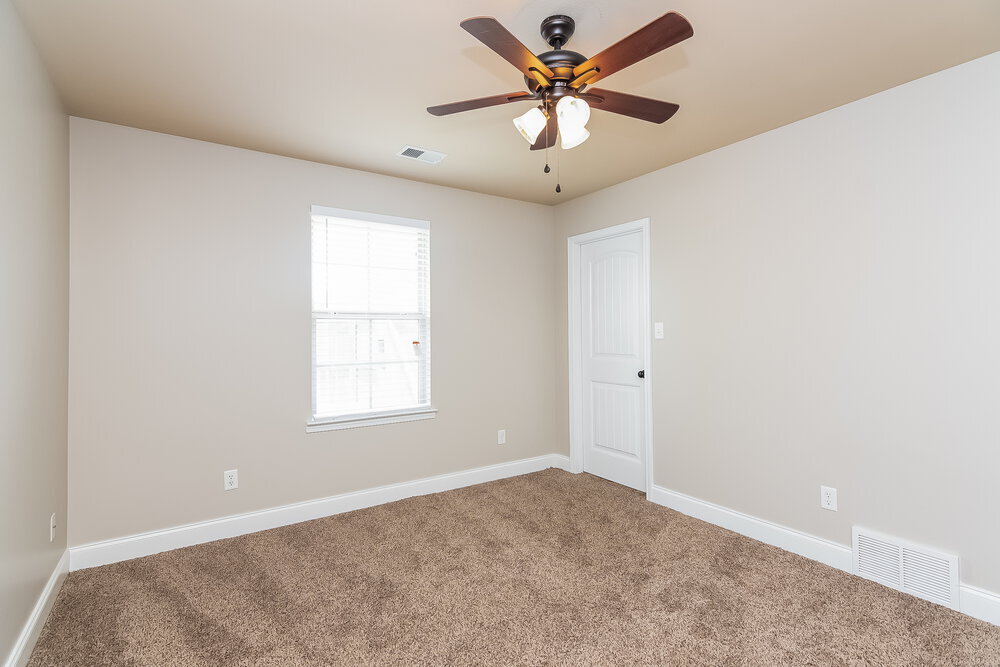 Building Photo - 2851 S Hartland