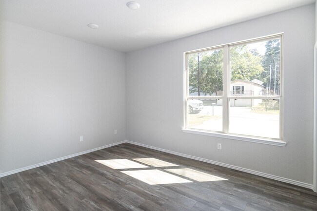 Building Photo - 870 Omeara