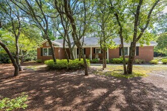 Building Photo - 320 Mendenhall Dr