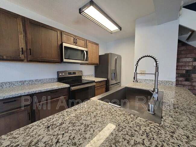 Building Photo - 10 La Pera Ct