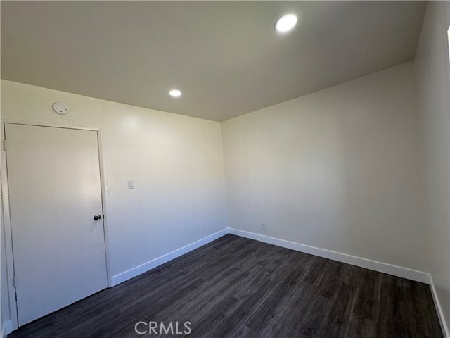 Building Photo - 320 E 236th St