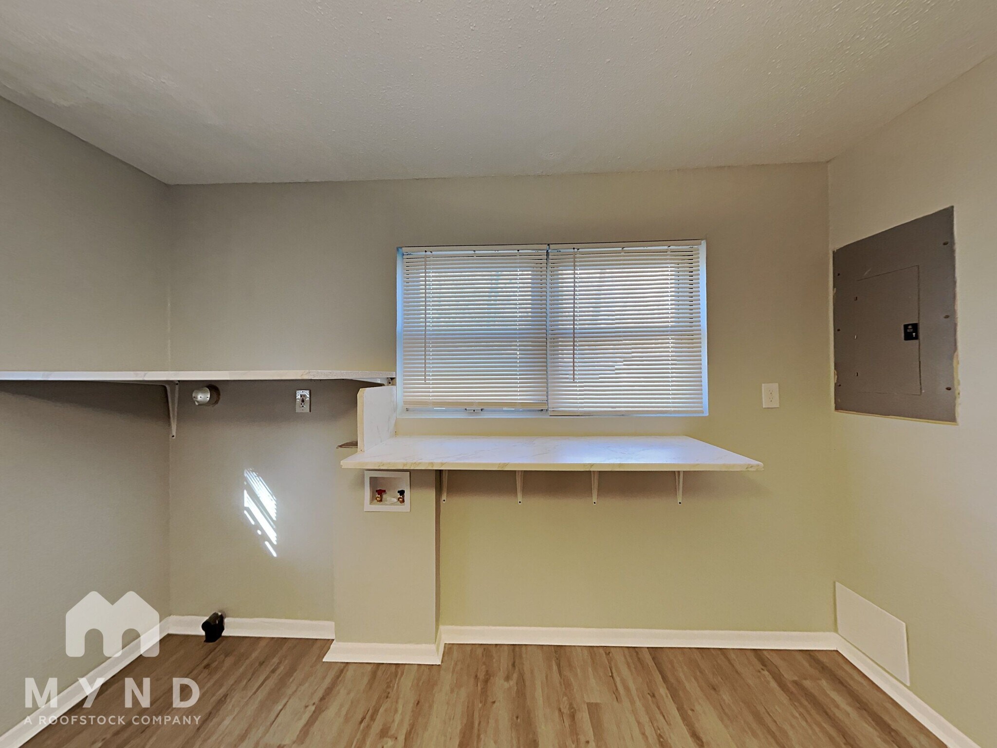 Building Photo - 5575 Oglesby Rd