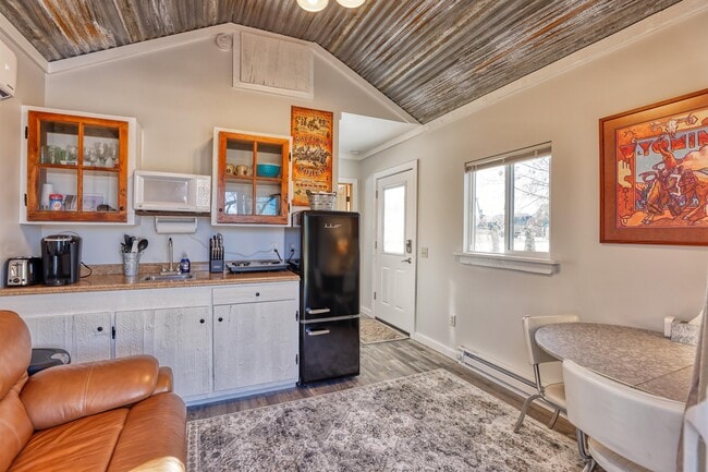 Building Photo - 86 Peno Rd