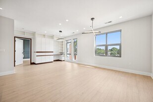 Building Photo - 900 11th St SE