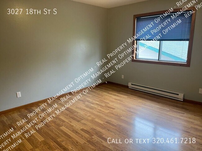 Building Photo - 3027 18th St S