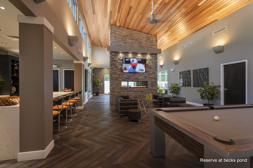 Resident Lounge with wifi - The Reserve at Becks Pond