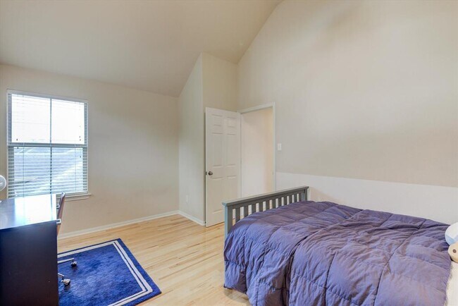 Building Photo - 11129 Cap Stone Dr