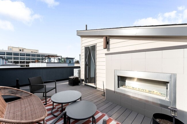 Building Photo - Modern 2BD, 2.5BA Sloan's Lake Townhome With 2-Car Garage