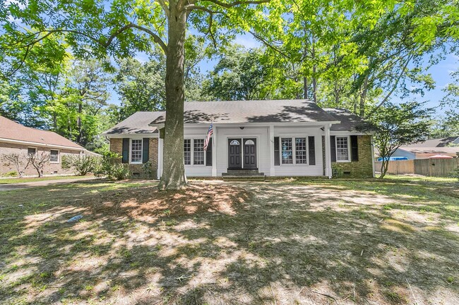 Building Photo - Move-In Ready Home in a Prime Summerville ...