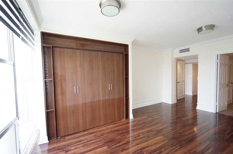 Master Bedroom - 900 Bay Dr