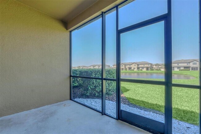 Building Photo - 2471 Seven Oaks Dr