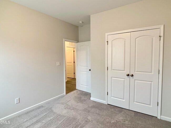 Building Photo - 130 Henhouse Ct