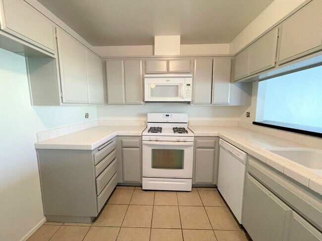 Building Photo - Scandia Pines Condo- Great Amenities!!