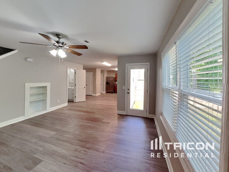 Building Photo - 76 Blakeford Dr