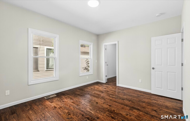 Building Photo - 354 Beechmont Ave