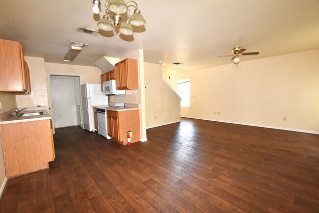 Building Photo - HP902 - 902-904 Sagewood Trail