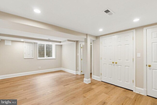 Building Photo - 418 Murdock Rd