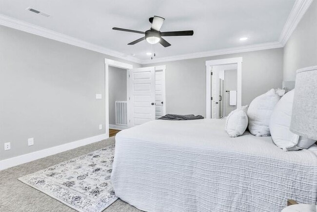 Building Photo - 166 Sango Dr