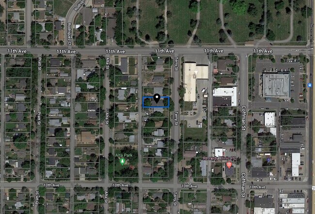 Building Photo - 4 Bedroom Duplex