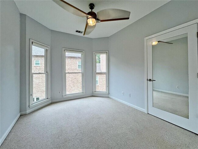 Building Photo - 6709 Wooded Cove Ct