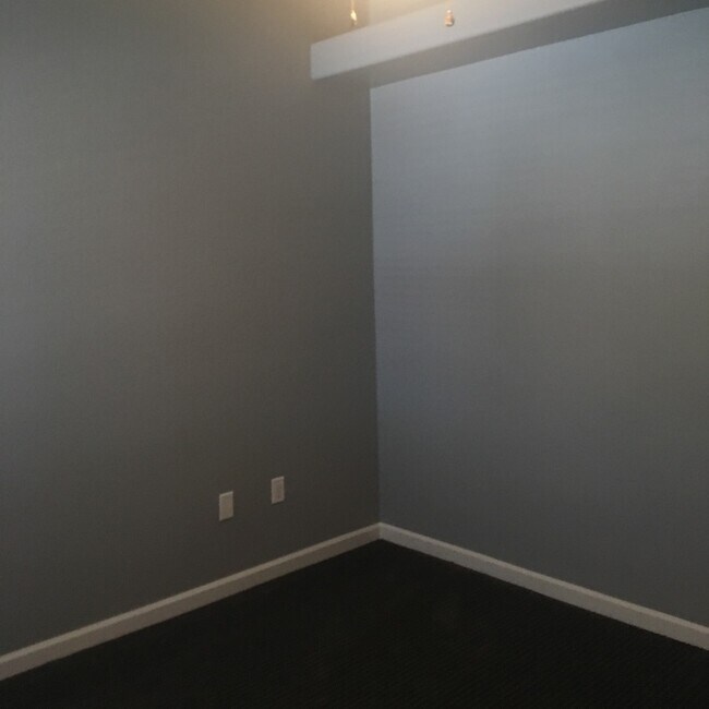 Building Photo - Stylish Upgraded One-Bedroom Condo in a Ga...