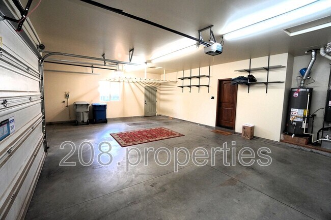Building Photo - 1921 W Aspen Creek Dr
