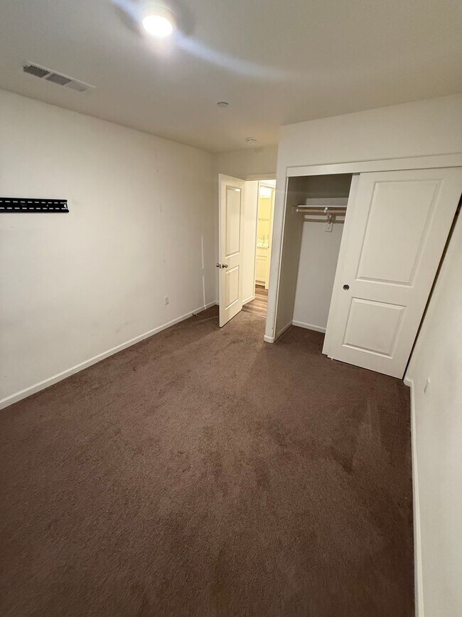 Building Photo - Beautiful 4BD/3BA Single-Family Home Solar, Battery Backup & Move-In Ready