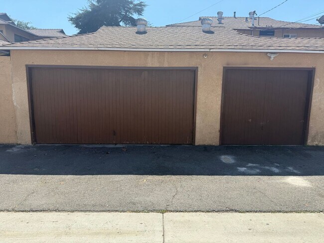 Building Photo - 793 W Pomona Blvd