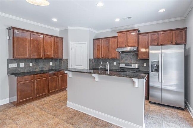 Building Photo - 2668 Lake Manor Circle