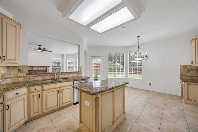 Building Photo - 4758 Ridgeland Dr