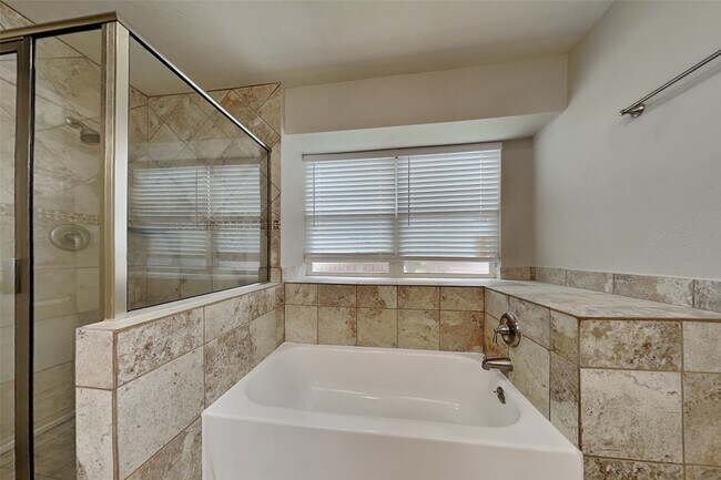 Building Photo - 18414 Arbormont Dr