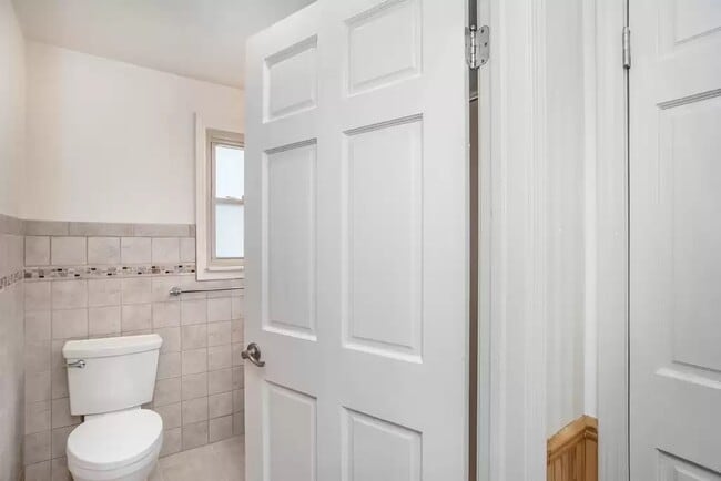 Building Photo - 4980 Ainsley Ave