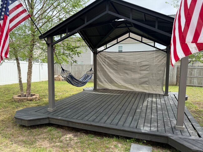 Building Photo - 5882 Old Plantation Court