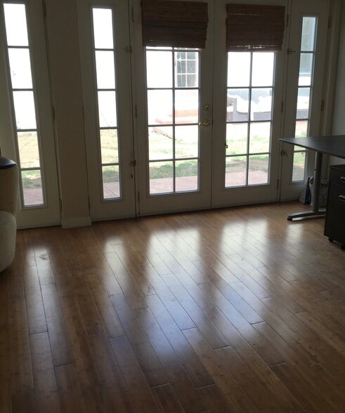 Lots of light - 1158 Hi Point St