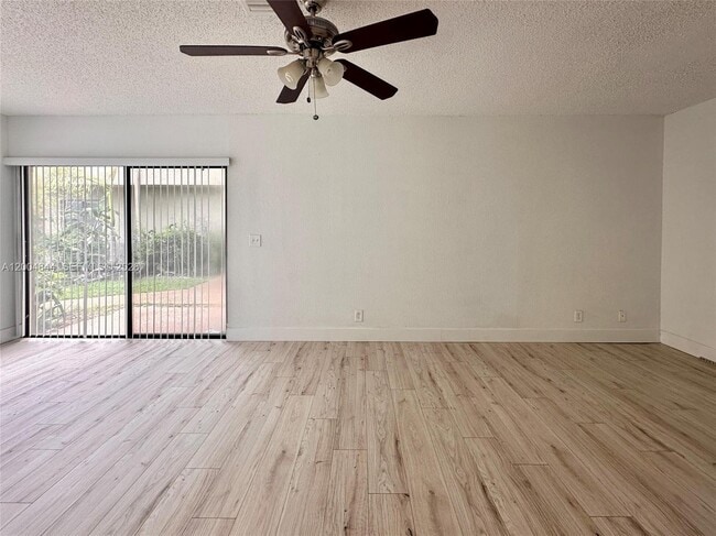 Building Photo - 2580 Coral Springs Dr