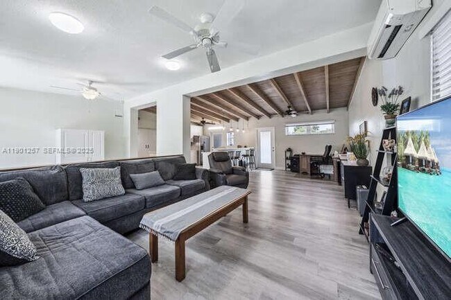 Building Photo - 3309 SW 16th St