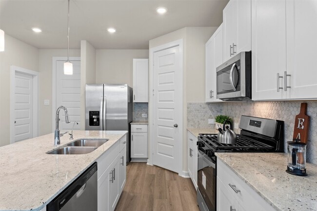 Building Photo - 10013 Rustic Charm St