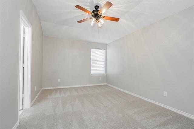 Building Photo - 920 Dogwood Ln