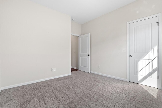 Building Photo - 311 Temple Cress Ave