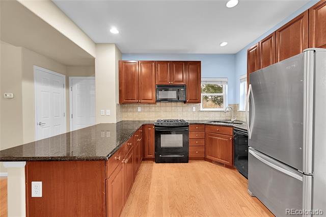 Building Photo - 2233 Watersong Cir