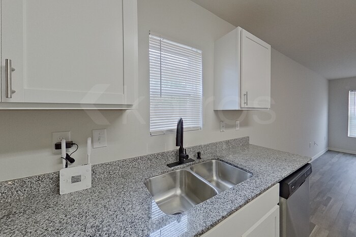 Building Photo - 20 Reindeer Ln