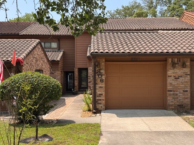 Building Photo - 806 Regatta Dr